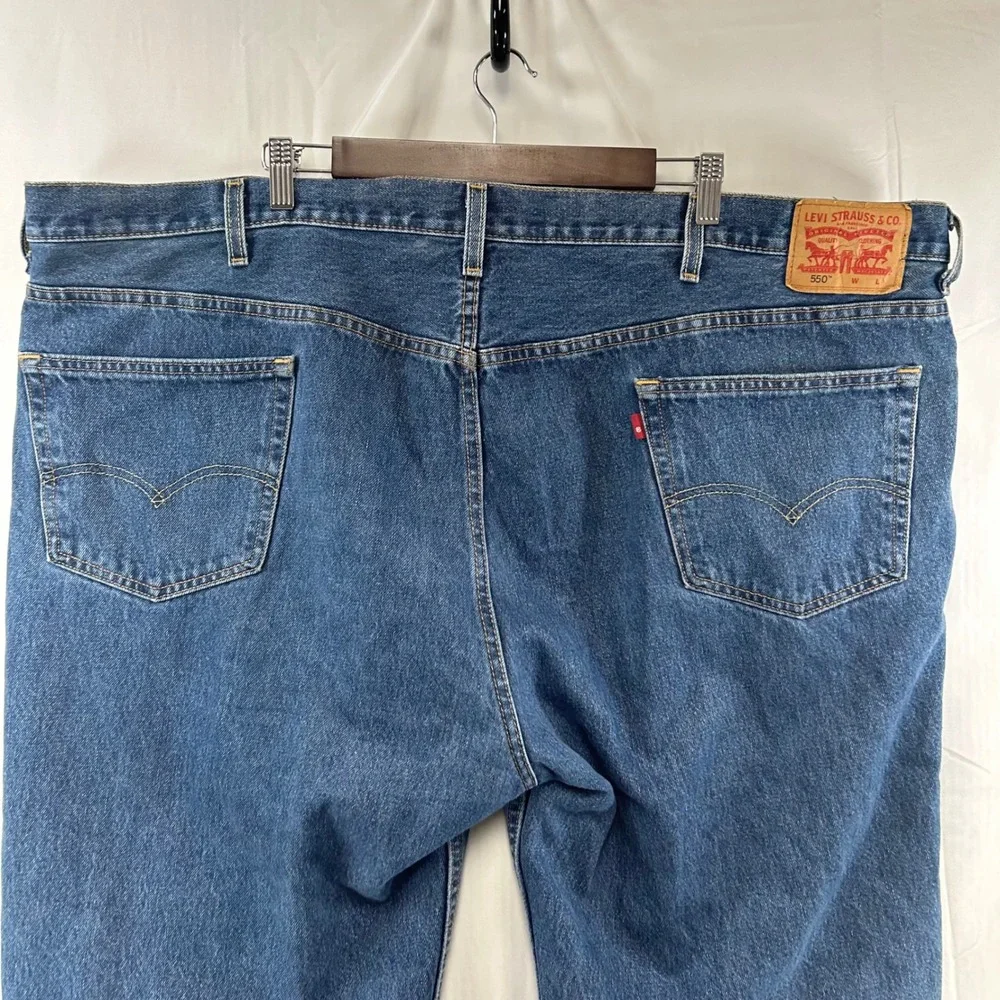 Levi's 550 Relaxed Fit Jeans Men 52x30 Medium Wash Blue Tapered Leg Denim